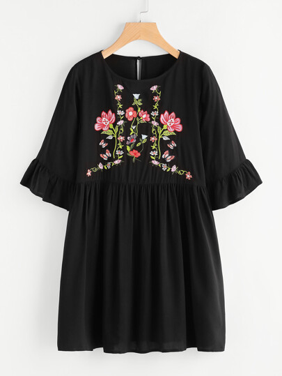 Vestito con maniche svasate e ricamo botanico