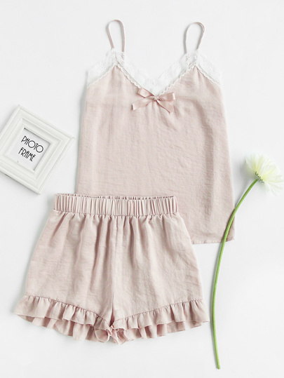 Camisole découpé en dentelle avec nœud papillon &Shorts avec des plis