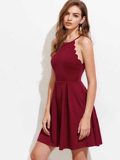 Kleid mit Muschel und Plissee