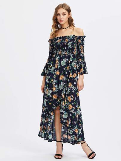 Vestido con estampado tropical y hombros al aire