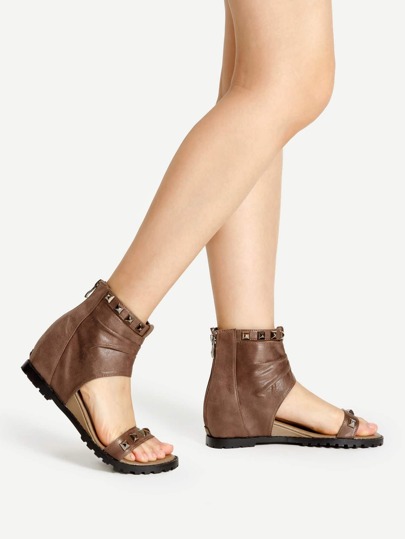 Clouté Agrémentée PU Bloc Sandales à talons