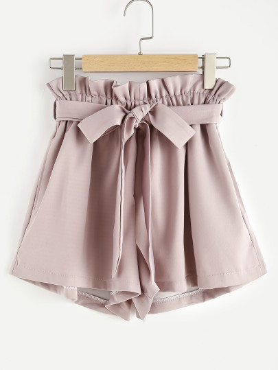 Shorts avec un lacet et des plis