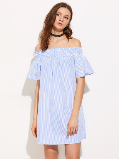 Vestido de rayas de mangas acampanadas