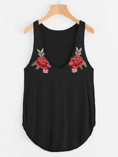Top brodé avec des pièces