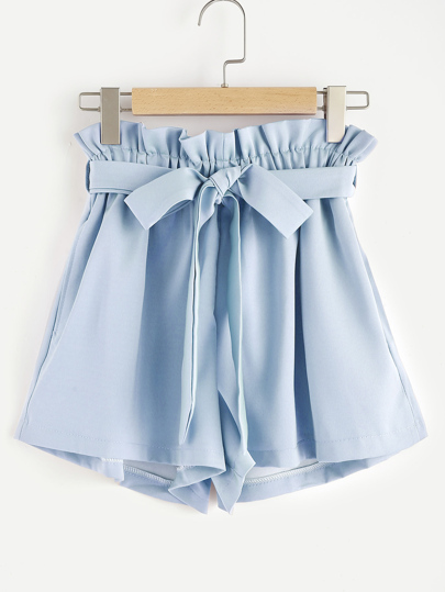 Shorts mit Falten um die Taille und Knoten
