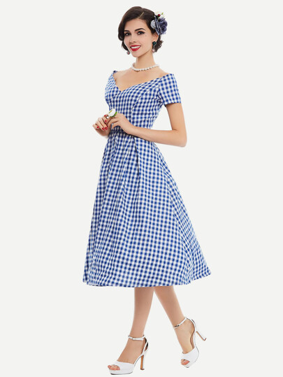 Kleid mit Doppel-V