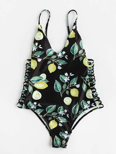 Bañador con aberturas y estampado