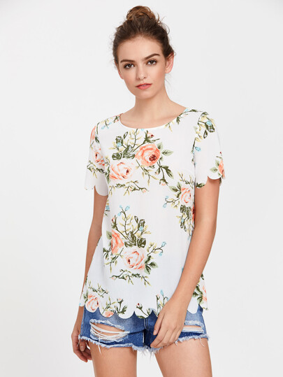 Top con estampado y bajo festoneado