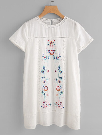 Vestito con ricamo simmetrico