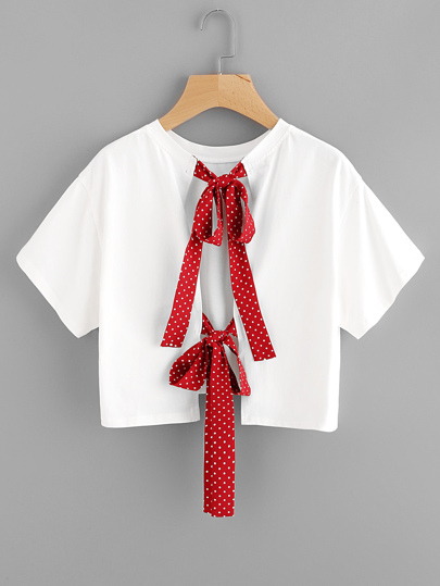 Top con laccetti a pois sul retro