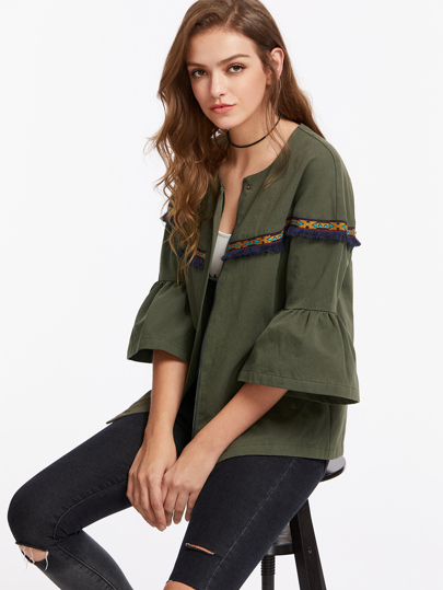 Jacke mit Stickereien, Fransen und Flötehülse