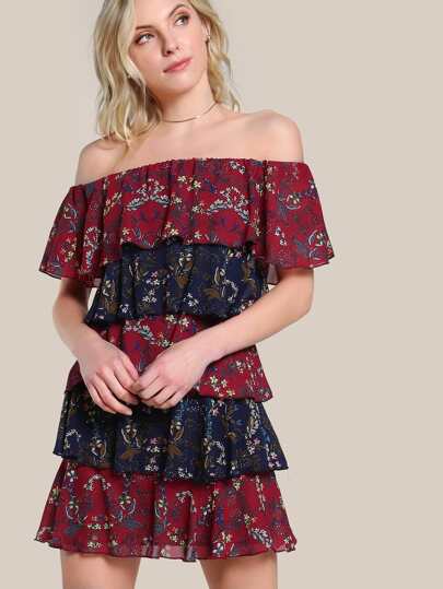 Schulterfreies mehrlagiges Kleid mit Pflanzen