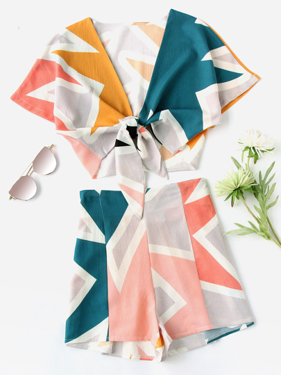 Top stampato con pantaloncini
