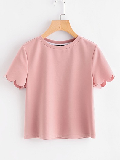 T-shirt con maniche con bordi smerlati