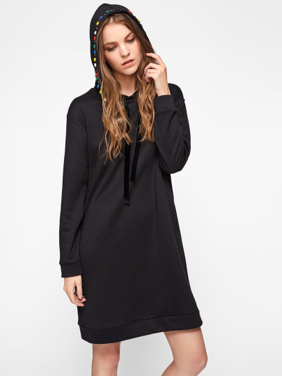 Robe à capuche brodée avec des franges
