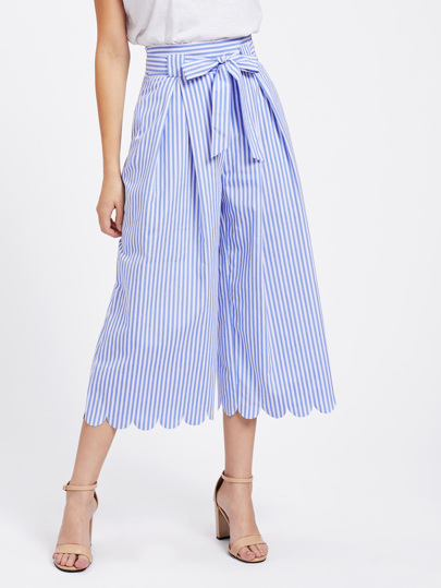 Pantalons festonné avec une culotte et une ceinture