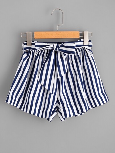 Short de rayas con cordones