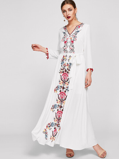 Vestido con ribete de cinta bordada con estampado