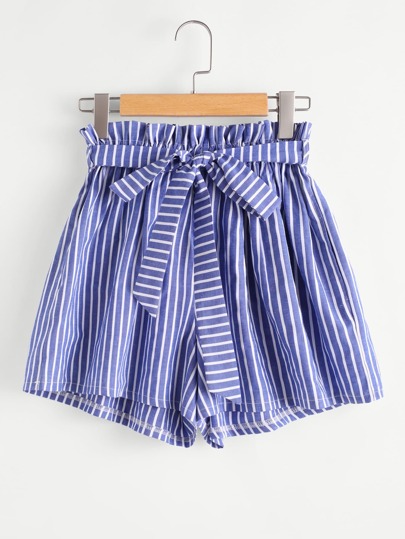 Shorts mit Streifen, Falten um die Taille und Selbstbindung