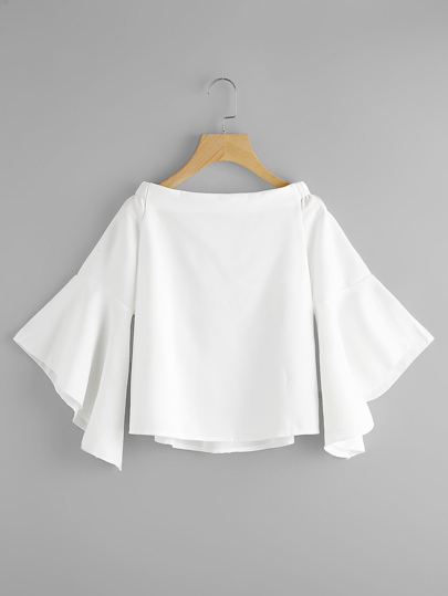 Schulterfreie Bluse mit Trompetenhülse
