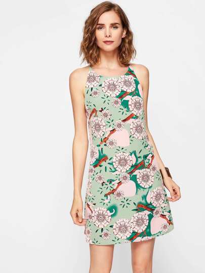 Vestido floral con bajo redondeado
