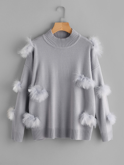 Pull-over côtelé découpé en cuir faux avec des appliques des boules