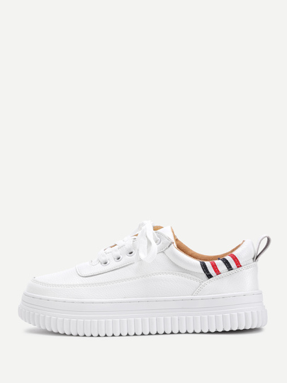 Chaussures à rayures à lacets