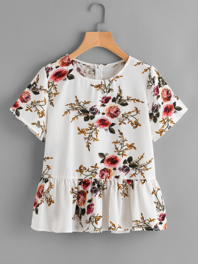Blusa con estampado floral al azar con bajo de volante