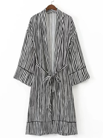 Kimono à rayures avec un lacet