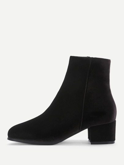 Samt Stiefeletten mit Reißverschluss auf den Seiten und Block Heeled