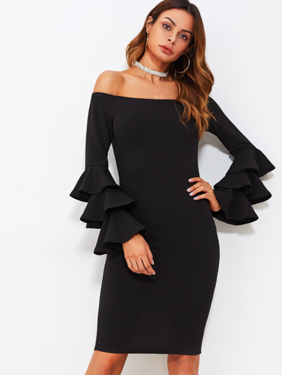 Robe avec col bateau avec manche trompe