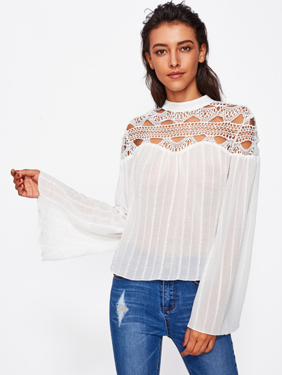 Top avec manche flûte dentelle effet ajouré