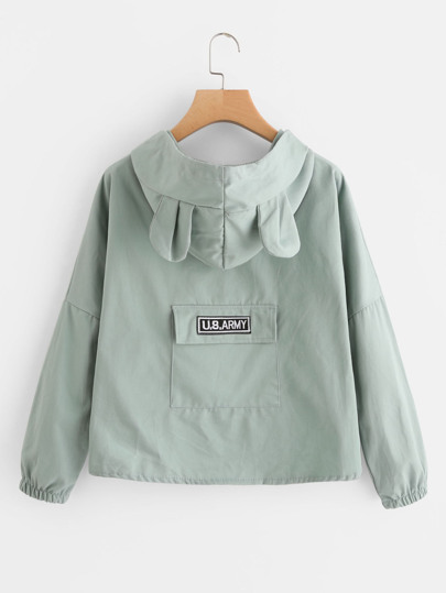 Jacke mit sehr tief angesetzterSchulterpartie und Bärenohr
