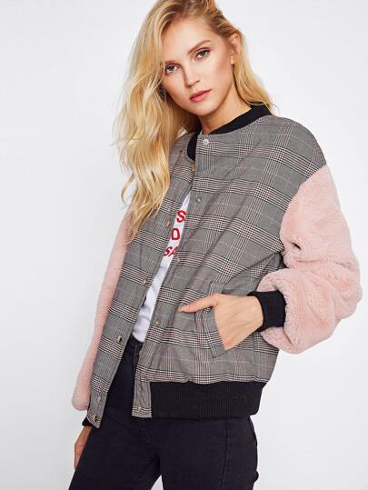Jacke mit Fuzzy Ärmeln und sehr tief angesetzter Schulterpartie