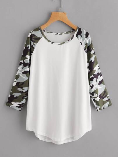 T-Shirt mit Camomuster und Raglan Ärmeln