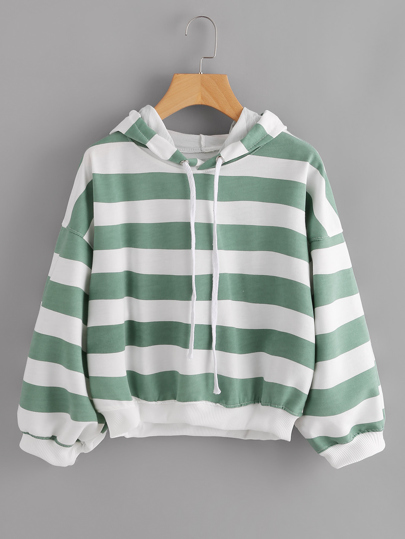 Sweat à capuche à rayures avec la chute de l\'épaule