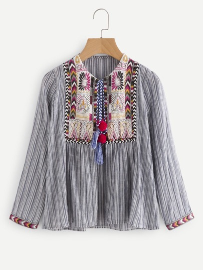 Kimono brodé Aztèque à rayures avec un lacet