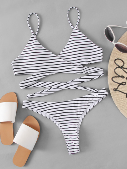 Ensemble de bikini portefeuille imprimé des rayures