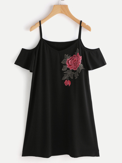 Schulterfreies Kleid mit 3D Stickereien und Applikation