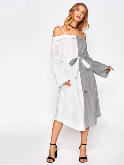 Schulterfreies Kleid mit Streifen und gekrümmtem Saum