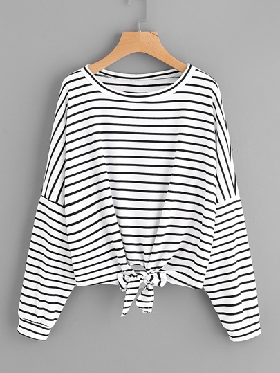 T-shirt con spalle scivolate