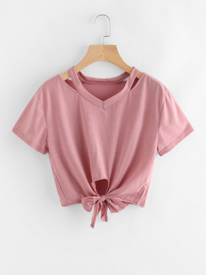 Camiseta con abertura y cuello en V con nudo en la parte delantera