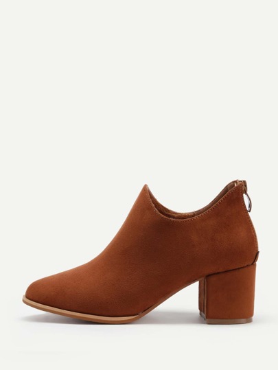 Bottes à talons hauts avec le zip