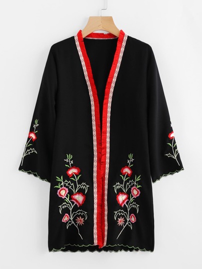 Kimono découpé festonné brodé avec des franges