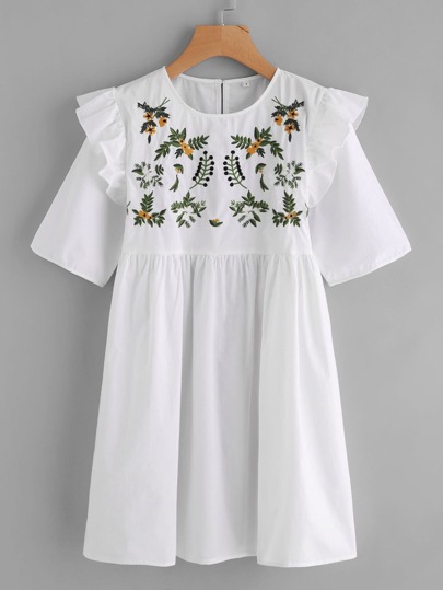 Robe brodé avec manche ruché