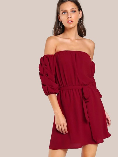 Bardot Kleid mit Selbstbindung und gesammelter Hülse