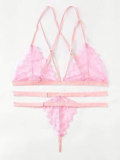 Conjunto con ribete festoneado