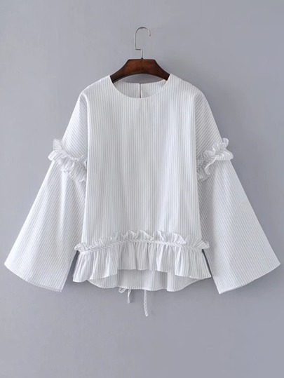 Blusa asimétrica a rayas con detalle de volante