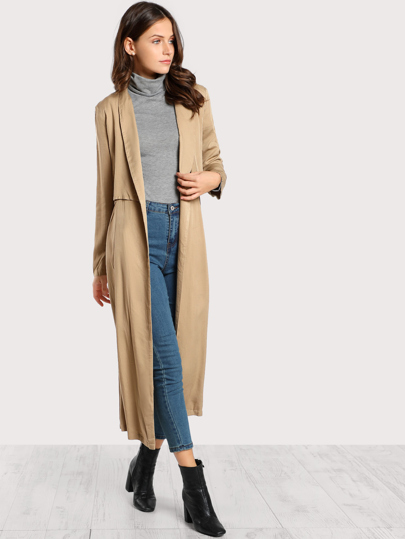 Manteau à étages avec des plis