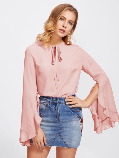 Bluse mit Halsband, Falten und Flötehülse